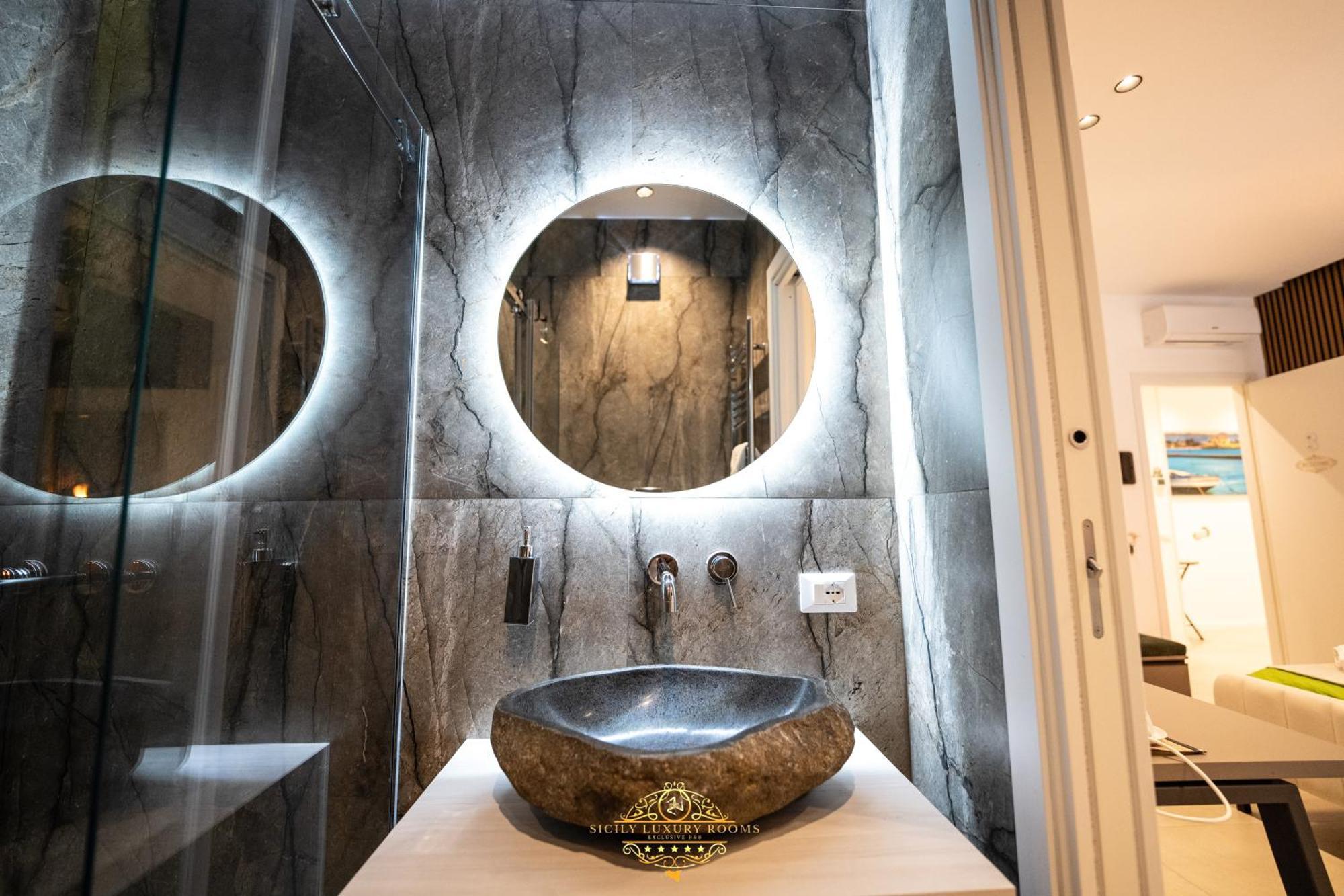 Sicily Luxury Rooms Палермо Экстерьер фото